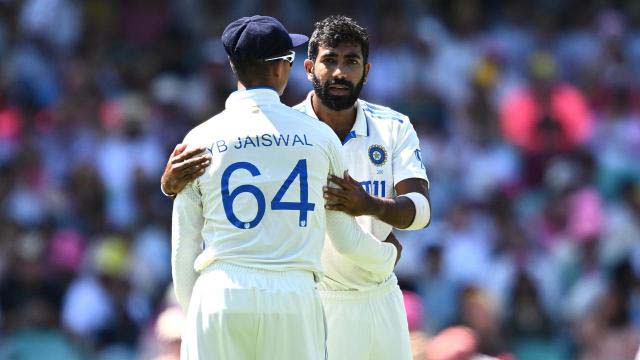 India's Bumrah leaves SCG with possible injury in decisive Test