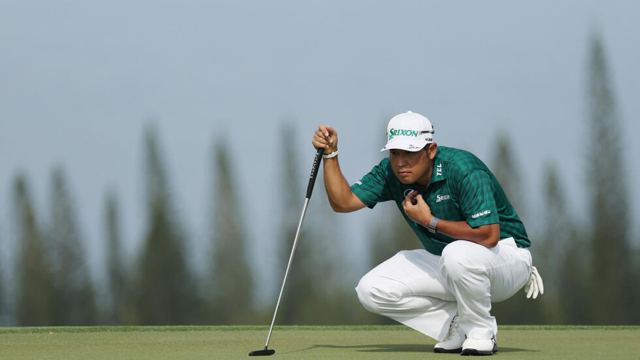 Matsuyama maintains one-shot lead over Morikawa on low-scoring day at Sentry