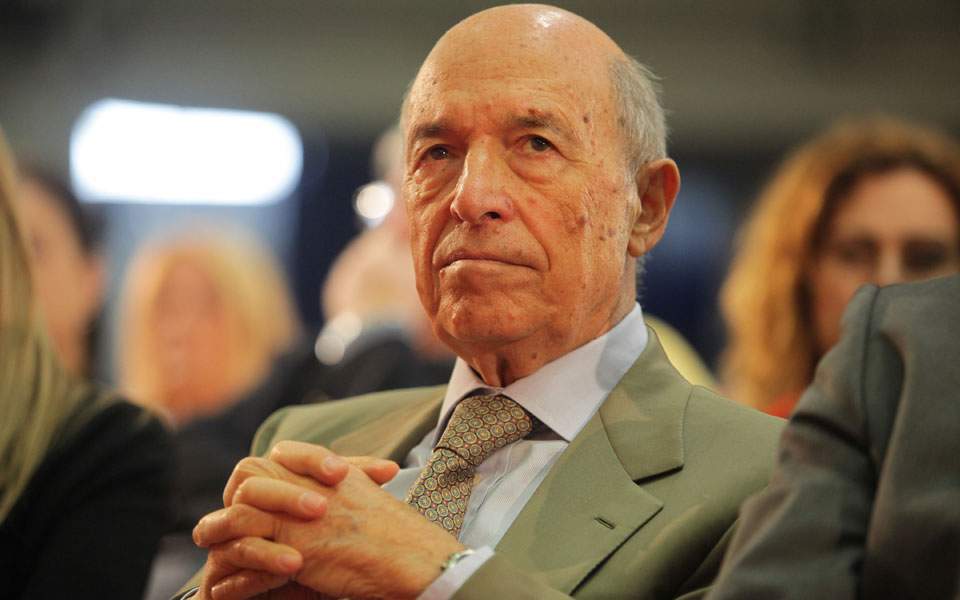 Former Greek PM Costas Simitis dies aged 88