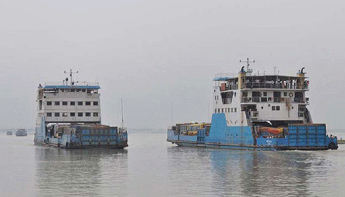 Ferry service on Paturia-Daulaatdia resumes after over 10hrs