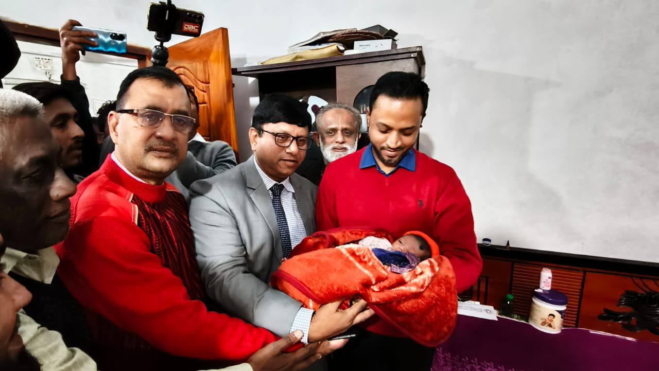 Tarique Rahman takes responsibility of July uprising martyr Rabbi’s newborn baby 