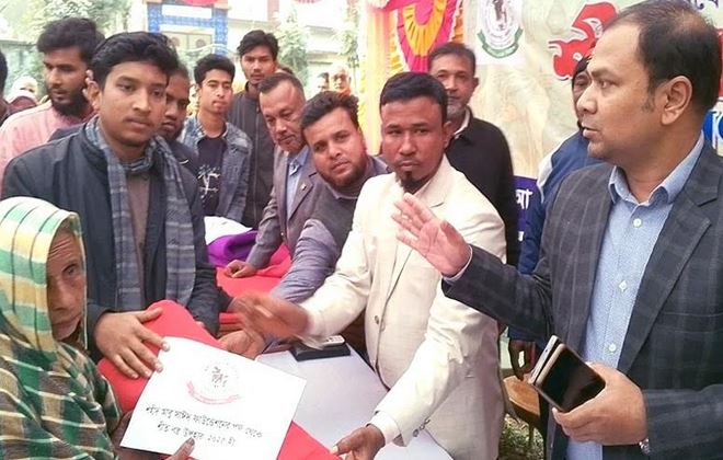 Shaheed Abu Sayeed Foundation distributes blankets in Pirgachha