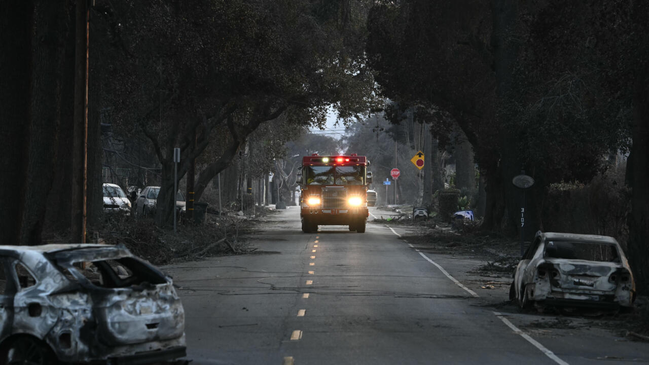 Anger and resentment rise in Los Angeles over fire response