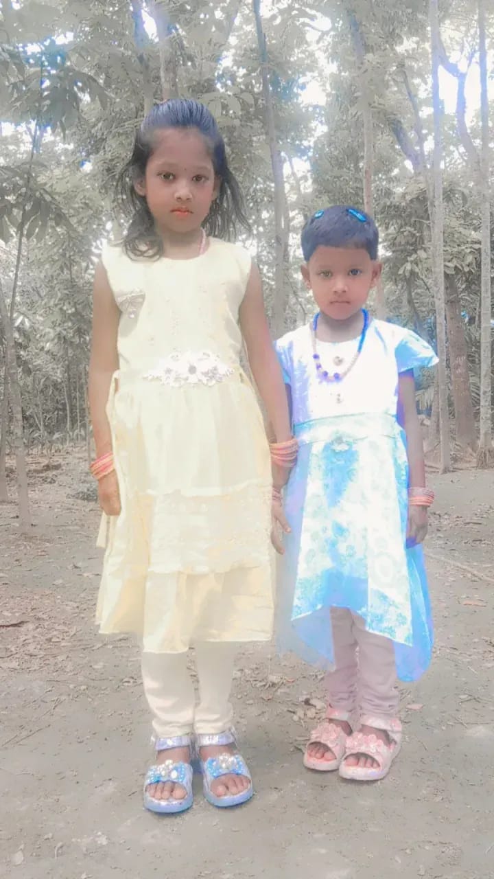 Riaz’s daughters, 8-year-old Bibi Fatema and 5-year-old Fariya