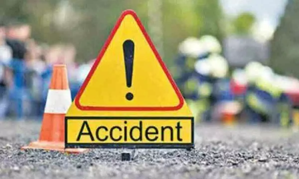 Truck-auto rickshaw collision kills two in Kushtia