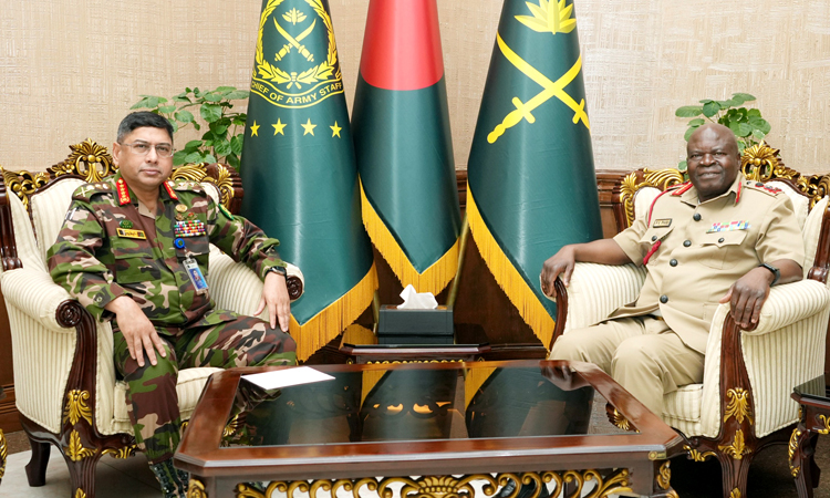 Malawi Defense Force Commander pays courtesy call on army chief