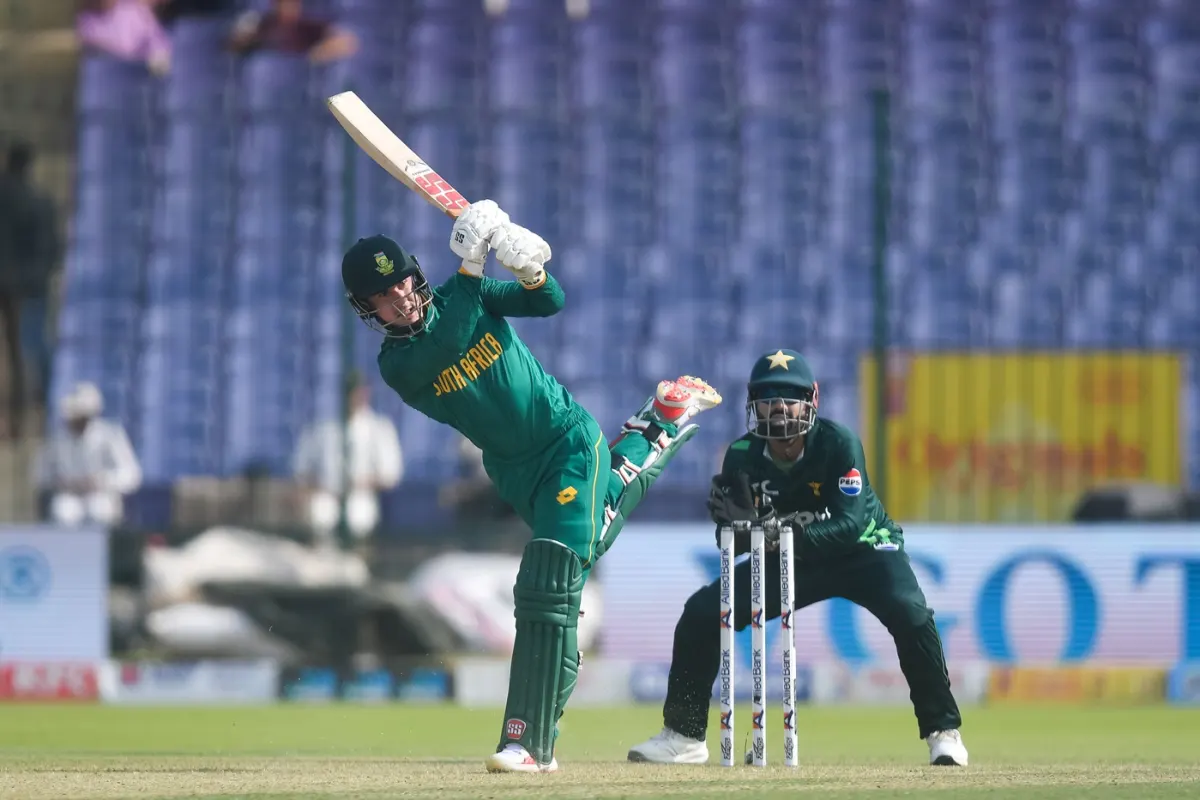 Record-setting Breetzke lifts South Africa to 352-5 in tri series