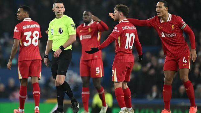 Liverpool's Van Dijk frustrated to draw Everton's 'cup final'