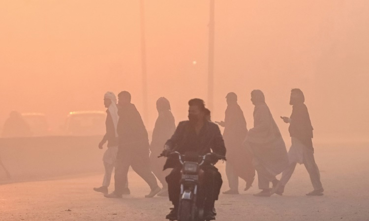 'Really suffocating': Pakistan emerges from record smog season