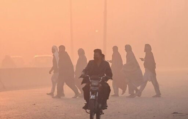 'Really suffocating': Pakistan emerges from record smog season