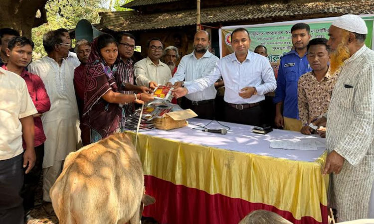 Govt distributes livestock, food among small ethnic groups in Tangail