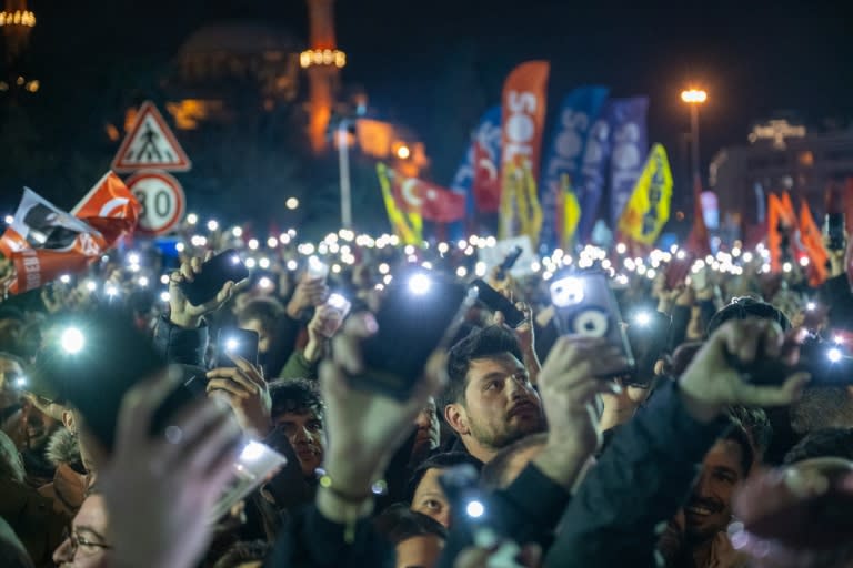 Arrested Istanbul mayor urges judges to act as protests resume