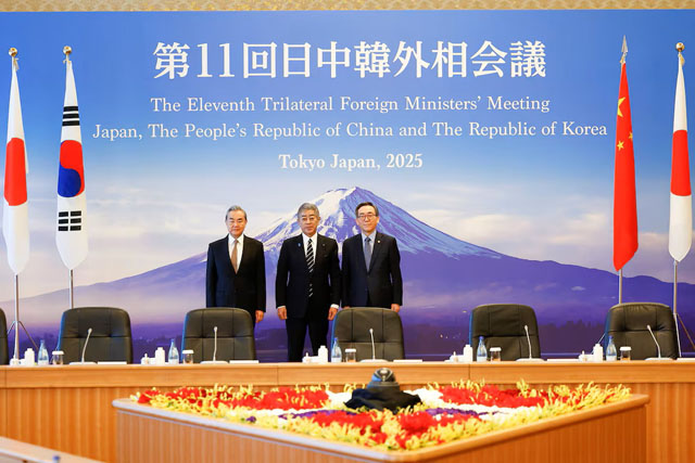 Japan, China, South Korea foreign ministers meet in Tokyo