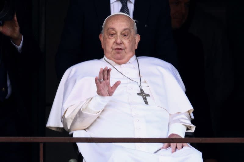 Pope's doctors thought 'we wouldn't be able to save him'