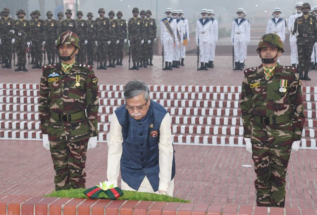 মুক্তিযুদ্ধের বীর শহীদদের প্রতি রাষ্ট্রপতির শ্রদ্ধা