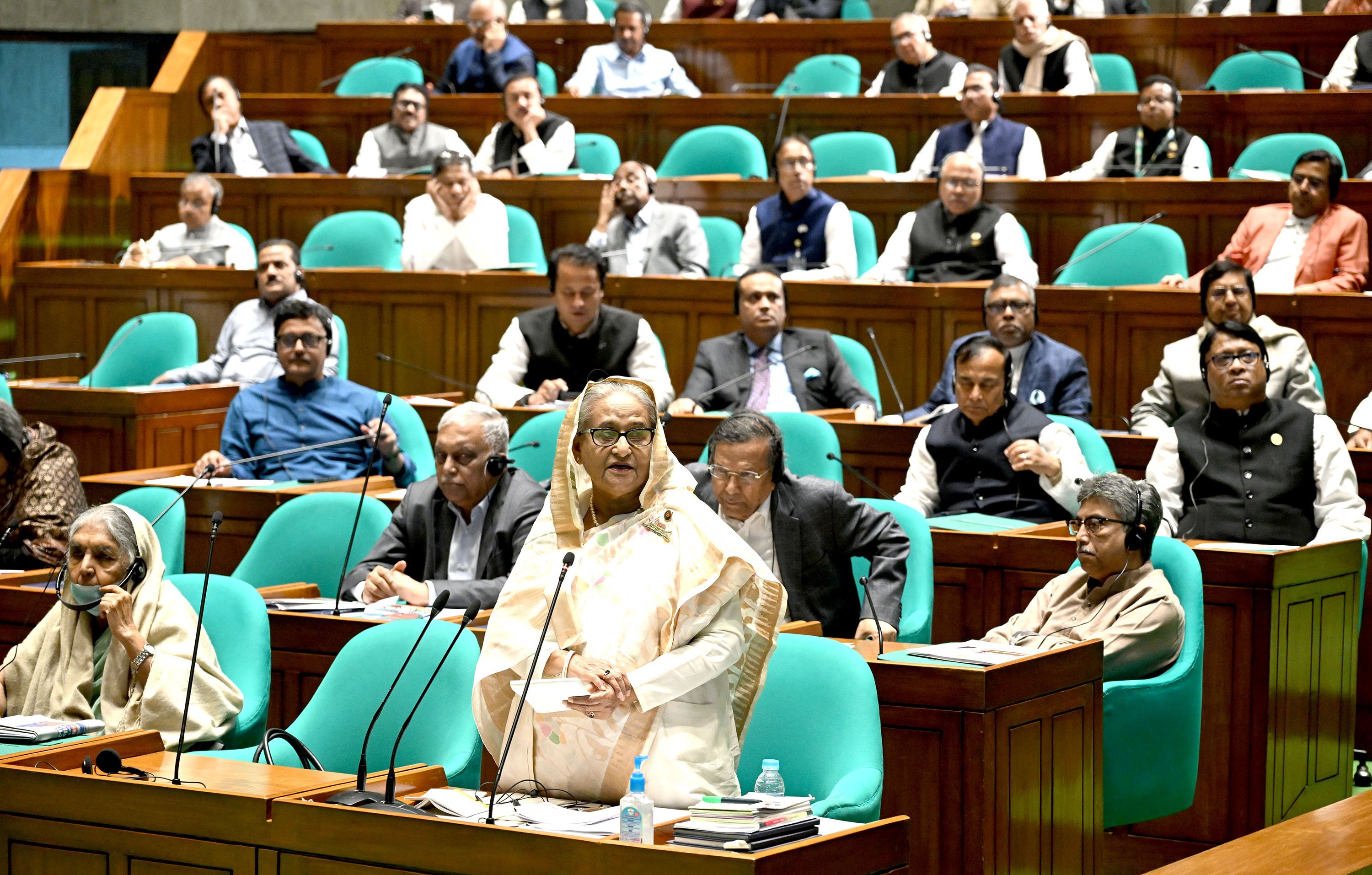 বিদেশীদের কাছে নালিশ করে  কোনো লাভ হবে না : সংসদে প্রধানমন্ত্রী