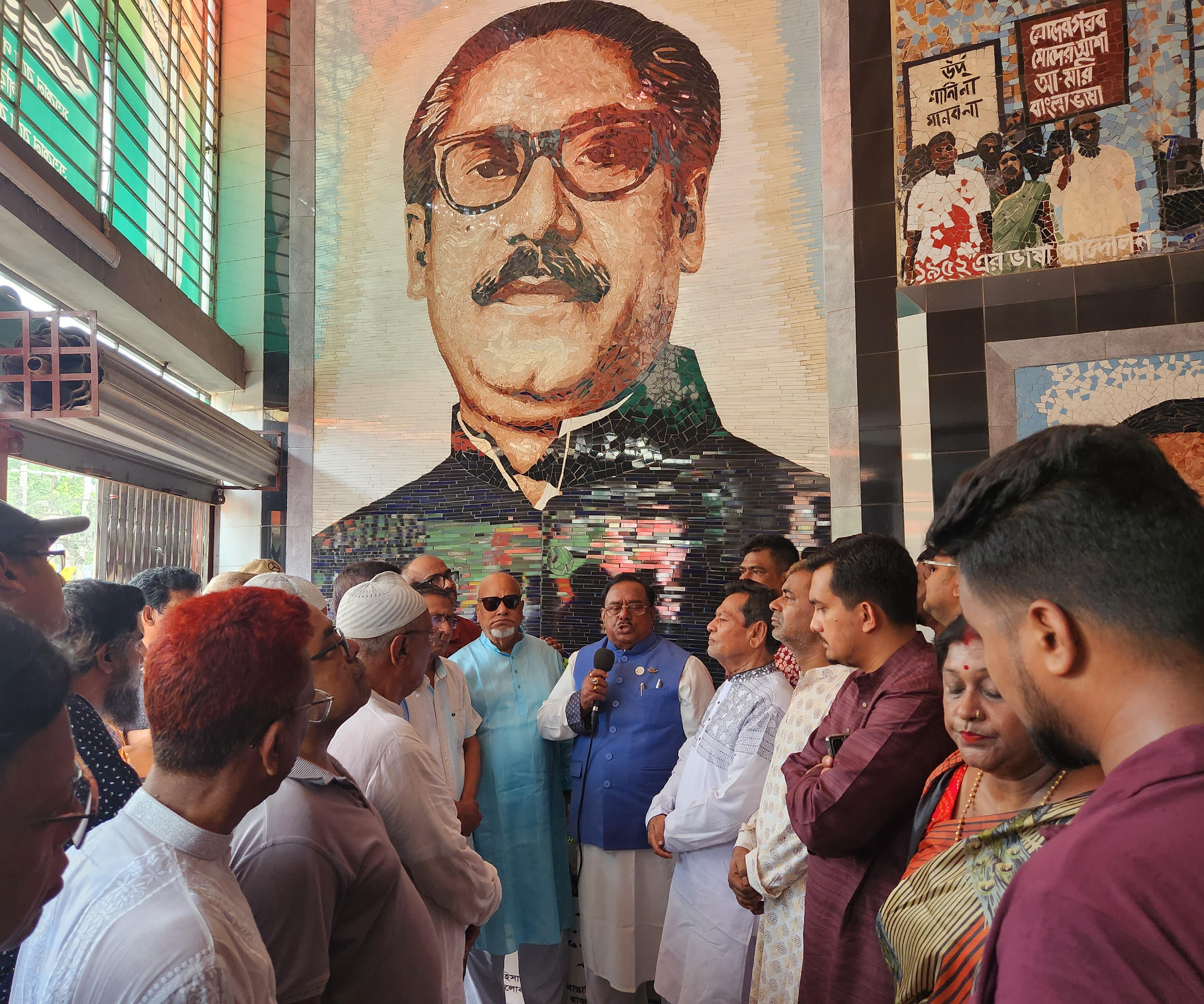 শেখ হাসিনা গণতন্ত্রকামী মানুষের নেতা : খাদ্যমন্ত্রী