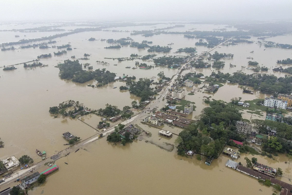 বন্যা পরিস্থিতি মোকবেলায় জেলা প্রশাসকের সতর্ক বার্তা