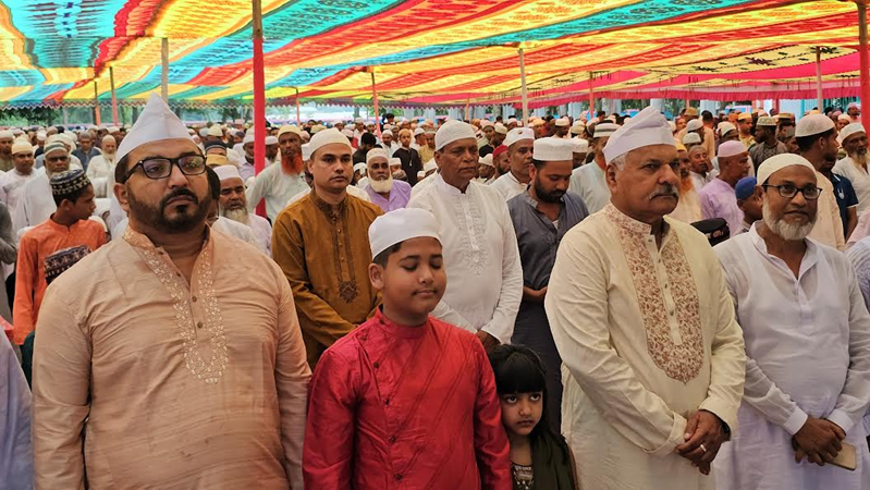 নিজ গ্রাম বৃশালিখায় ঈদের নামাজ আদায় করলেন ডেপুটি স্পিকার