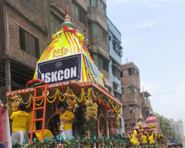 উল্টো রথযাত্রার মধ্য দিয়ে শেষ হলো উৎসব