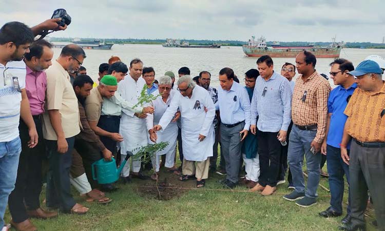 চট্টগ্রাম মহানগরীতে সিডিএ’র এক লাখ বৃক্ষরোপণ কর্মসূচি শুরু