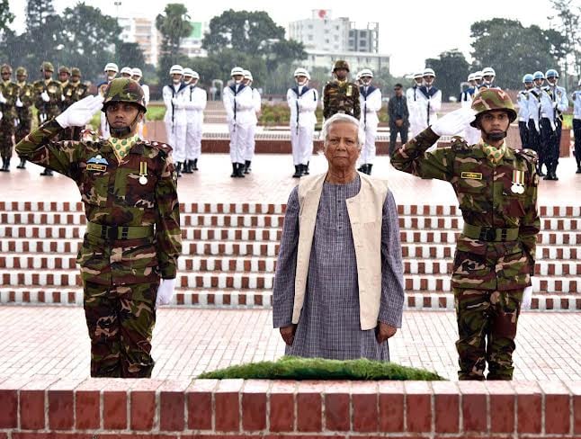 জাতীয় স্মৃতি সৌধে প্রধান উপদেষ্টার শ্রদ্ধা