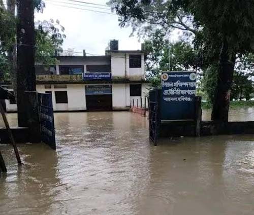 হবিগঞ্জের বন্যা পরিস্থিতি: ৫ উপজেলায় অর্ধলক্ষাধিক মানুষ পানিবন্দি