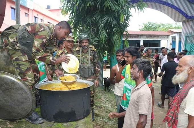 বন্যার্তদের সহায়তায় সশস্ত্র বাহিনীর উদ্ধার, চিকিৎসা সেবা ও ত্রাণ কার্যক্রম