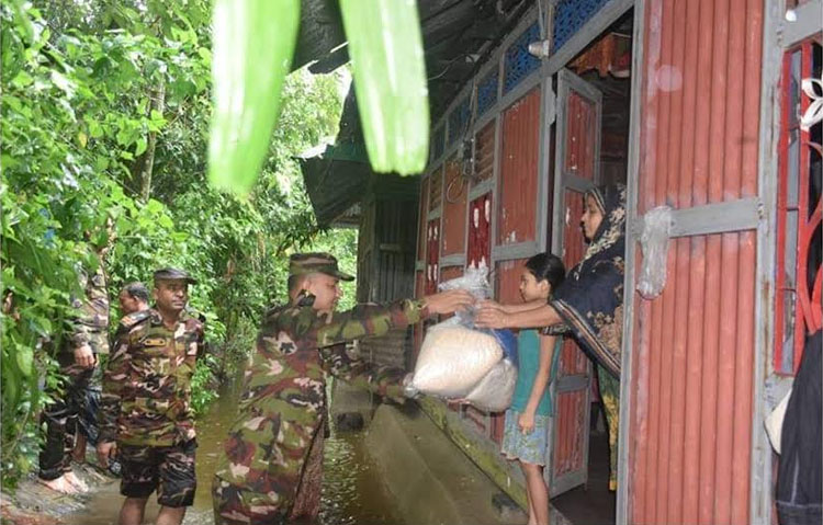 বন্যা মোকাবেলায় সশস্ত্র বাহিনীর ৩৩টি ক্যাম্প মোতায়েন রয়েছে