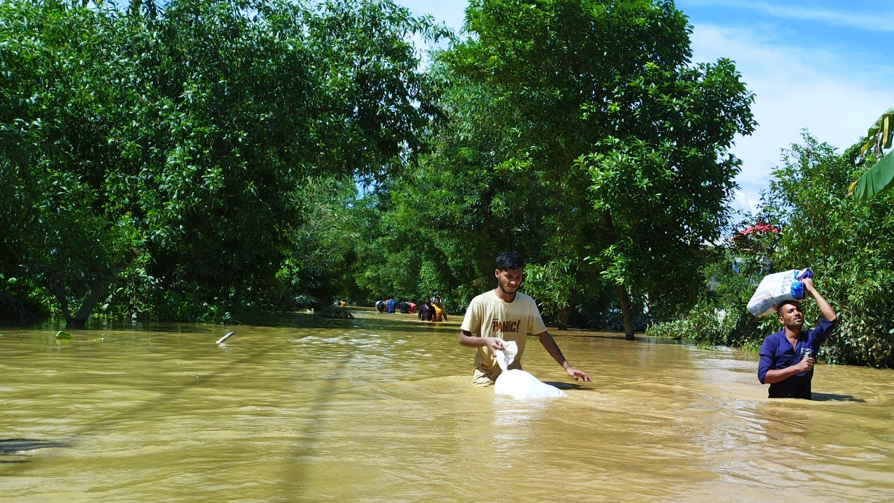 ফেনীতে বন্যায় মৃত্যুর সংখ্যা বেড়ে ২৮