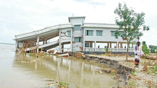 জরুরি ভিত্তিতে বন্যা পরবর্তী পুনর্বাসনের কাজ সম্পন্ন করতে হবে : প্রাথমিক ও গণশিক্ষা উপদেষ্টা