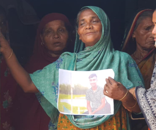 ছেলের অপেক্ষায় মা : দেড় মাসেও মেলেনি লাশের খোঁজ