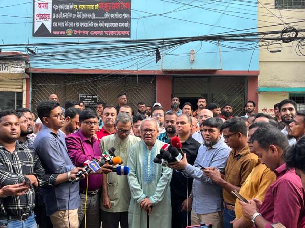 জুলাই গণহত্যার বিচার না হলে সরকারের বিপ্লবী ভূমিকা ম্লান হবে : রিজভী