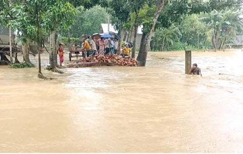 শেরপুরে বন্যা পরিস্থির অবনতিঃমৃতের সংখ্যা বেড়ে দাঁড়িয়েছে ৬ জনে