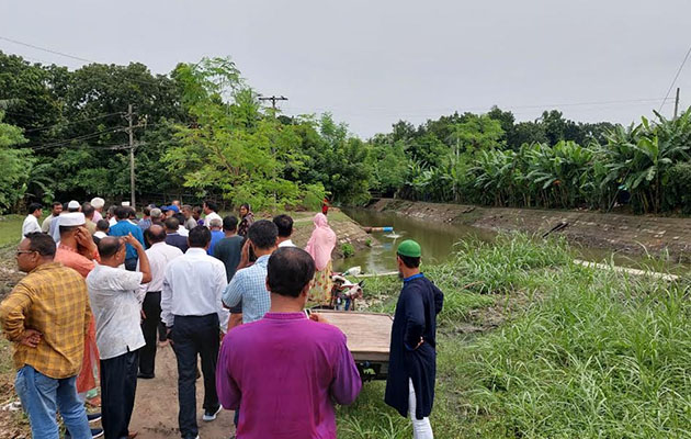 যশোরে জলাবদ্ধতা সমস্যা নিরসনে আমডাঙ্গা খাল প্রশস্ত করে পুনঃখননের উদ্যোগ