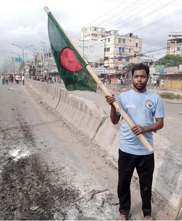 বাবাকে ‘ভাল খবর’ দিয়ে চিরতরে হারিয়ে গেলেন গার্মেন্টস কর্মী রানা