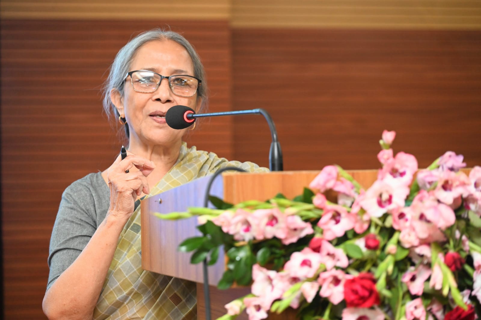 মৎস্যপণ্য উৎপাদন ও গবেষণা বাড়াতে হবে: মৎস্য উপদেষ্টা