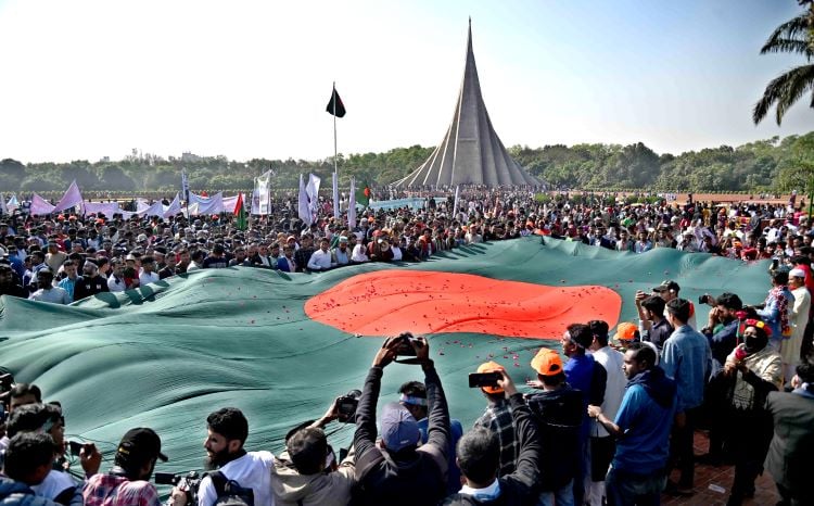 বৈষম্যহীন নতুন গণতান্ত্রিক বাংলাদেশ গড়ার অঙ্গীকারে মহান বিজয় দিবস উদযাপন