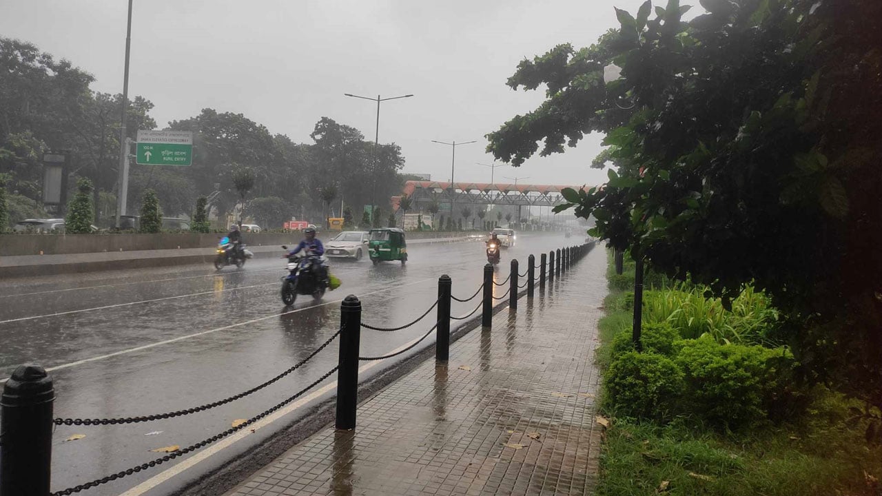 আগামী ৭২ ঘন্টায় দেশের বিভিন্ন স্থানে হালকা থেকে মাঝারি ধরনের বৃষ্টি হতে পারে