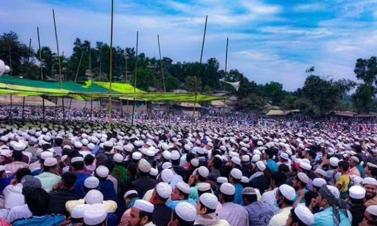 মিয়ানমারে ফিরে যাবার দাবীতে উখিয়া ক্যাম্পে রোহিঙ্গাদের সমাবেশ