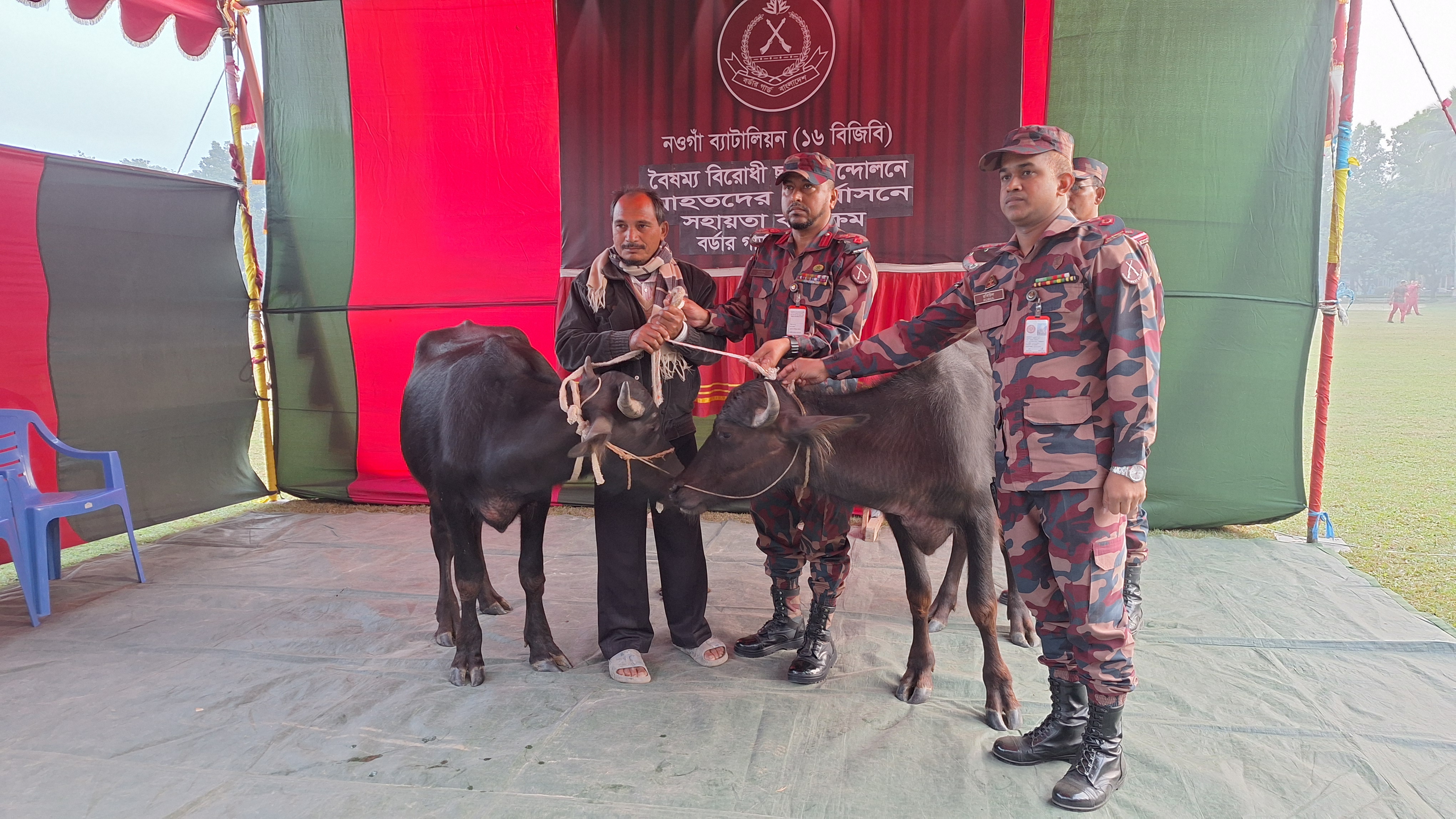 বৈষম্য বিরোধী আন্দোলনে আহত শিক্ষার্থী নাহিদের পরিবারকে বিজিবির সহায়তা