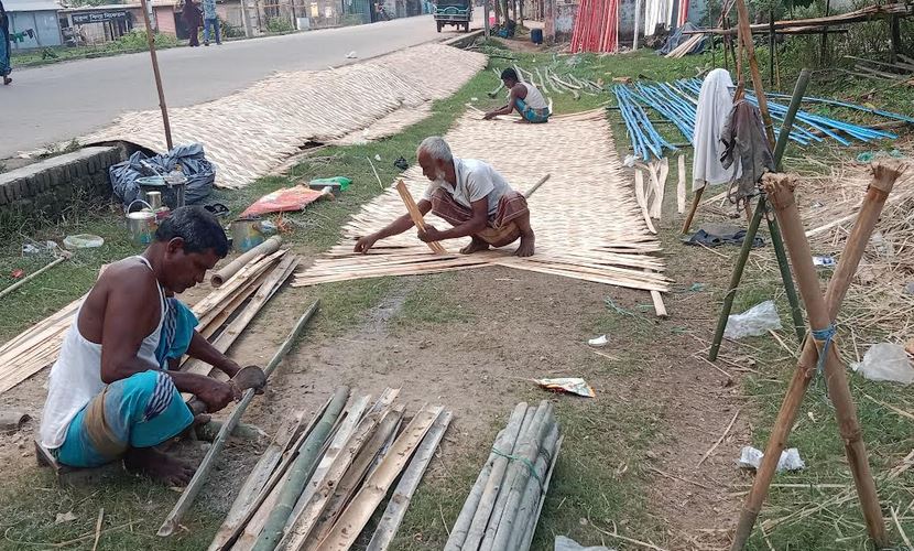 কদর না থাকায় ভালো নেই নেত্রকোনার বাঁশ-বেতের কারিগররা