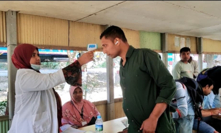 আখাউড়া ইমিগ্রেশন চেকপোস্টে ‘এইচএমপিভি’ ভাইরাস প্রতিরোধে স্বাস্থ্য ডেস্ক চালু