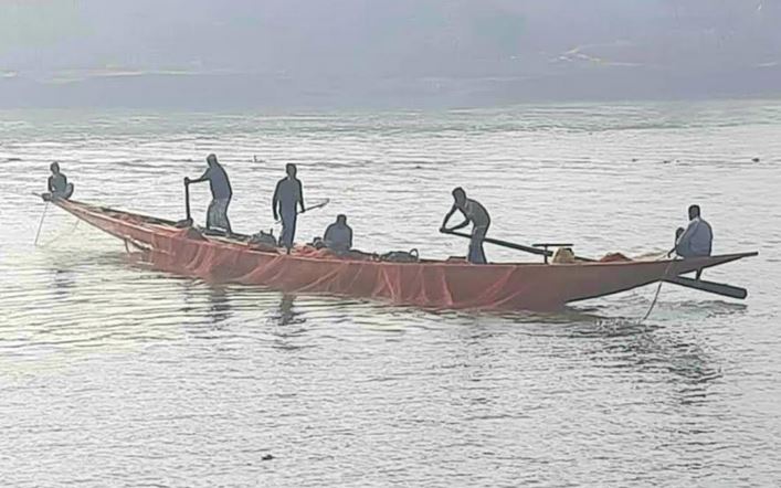 অরক্ষিত মেঘনায় জীবনের নিরাপত্তা নিয়ে শঙ্কায় থাকেন জেলেরা 